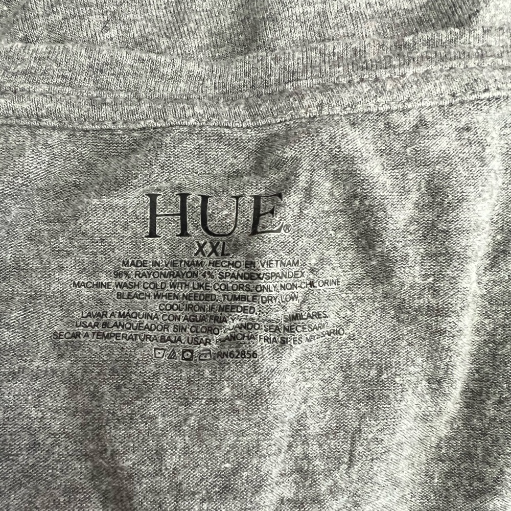 ๐๏ธ2 for $6.00๐๏ธ Grey V neck Tee - Picture 7 of 7